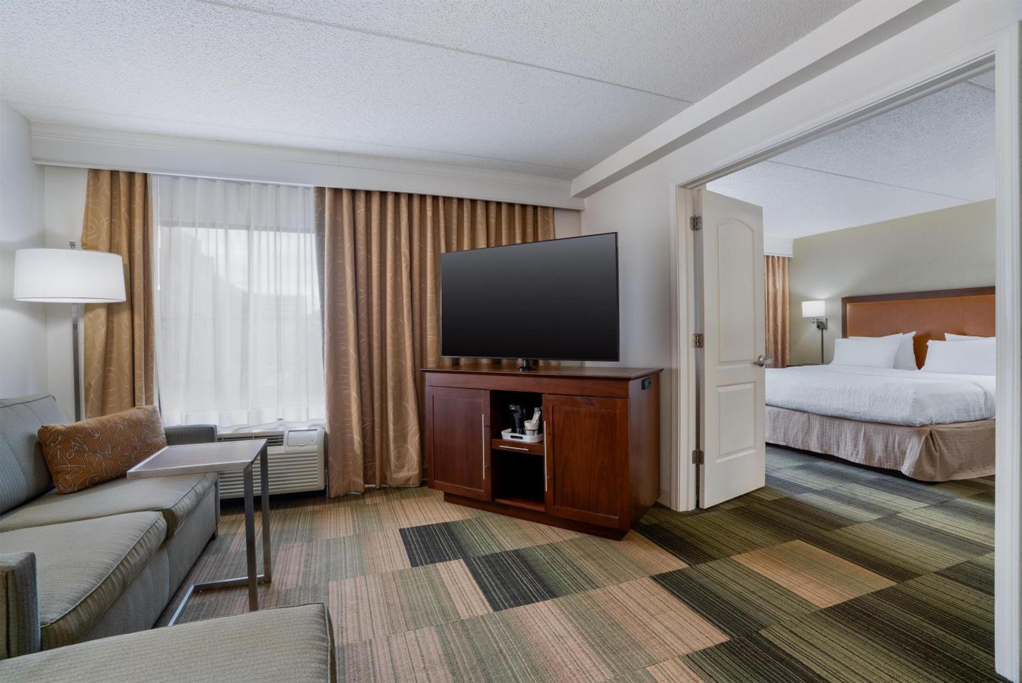 One-Bedroom King Suite Whirlpool Non-Smoking