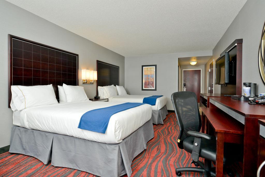 Standard Queen Room Two Queen Beds Communications Accessible,1013979475:JPEG