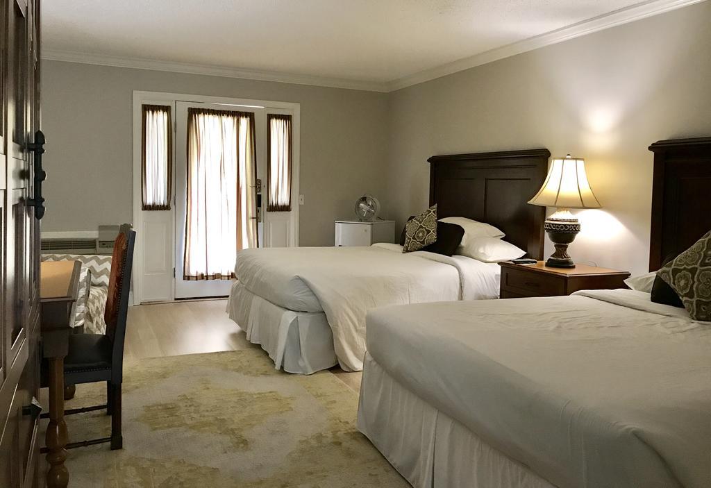 Queen Room with Two Queen Beds,1553255464:JPEG