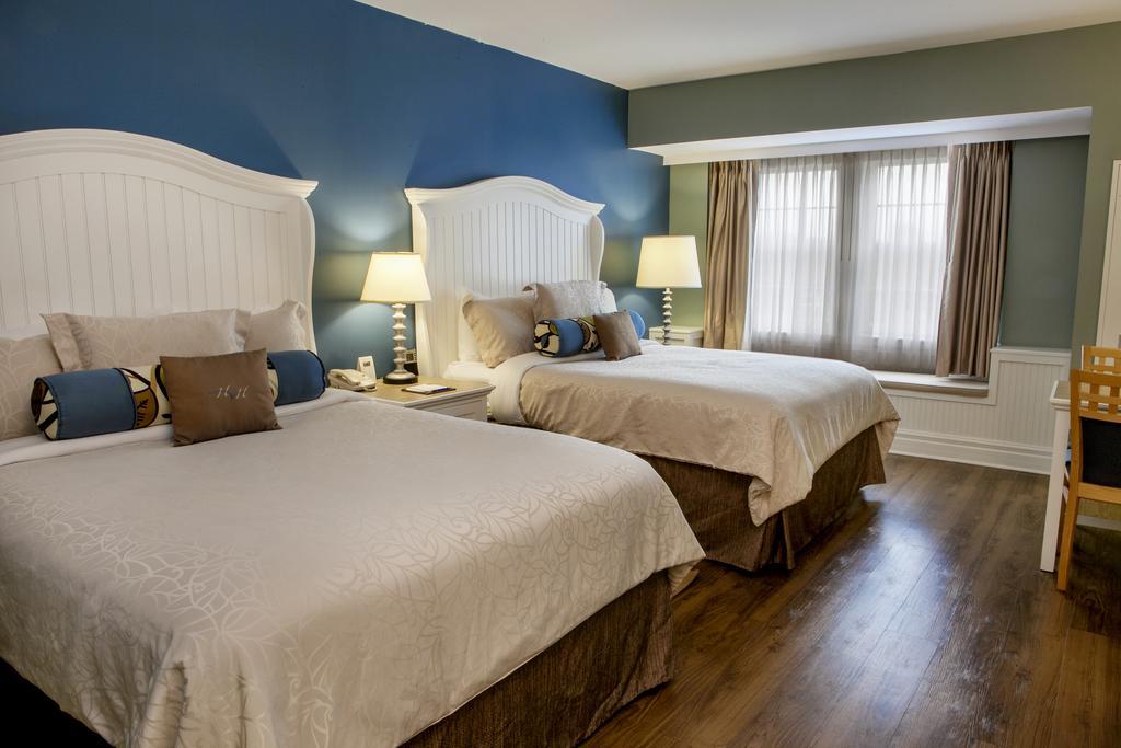 Queen Room with Two Queen Beds with Village View,450230604:JPEG