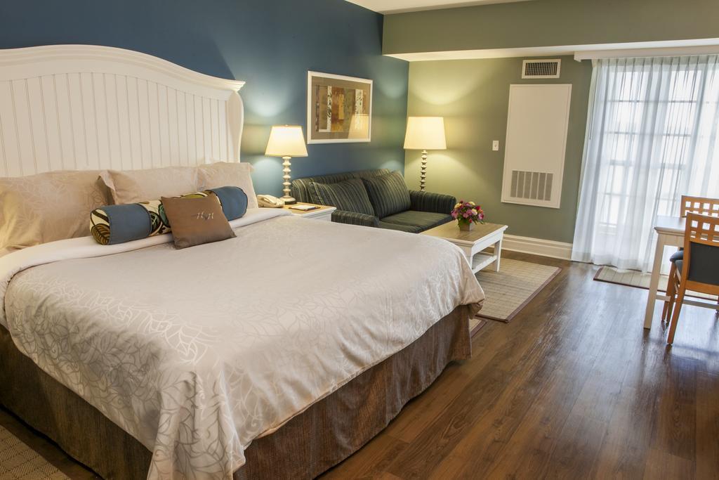 King Room with Lake View and Patio