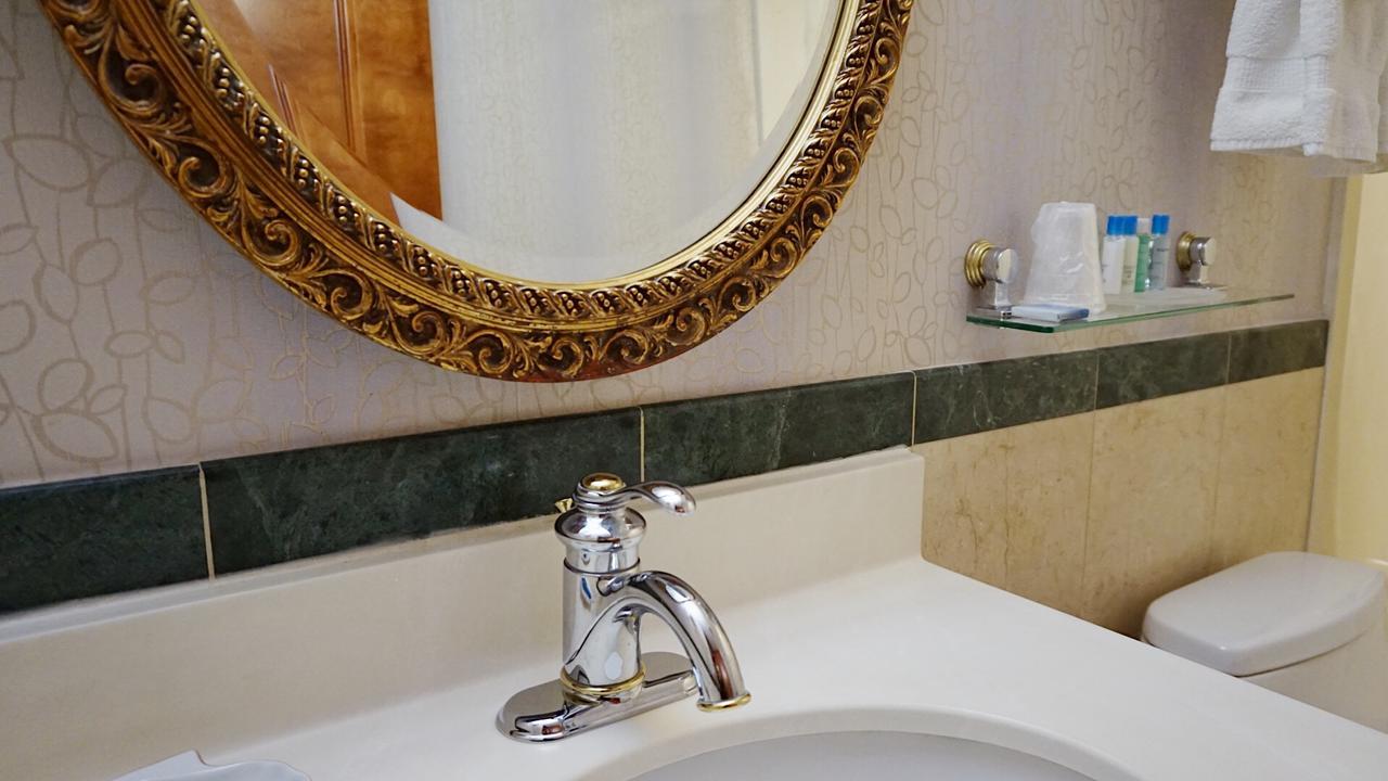 King Room - Non-Smoking,630075405:JPEG