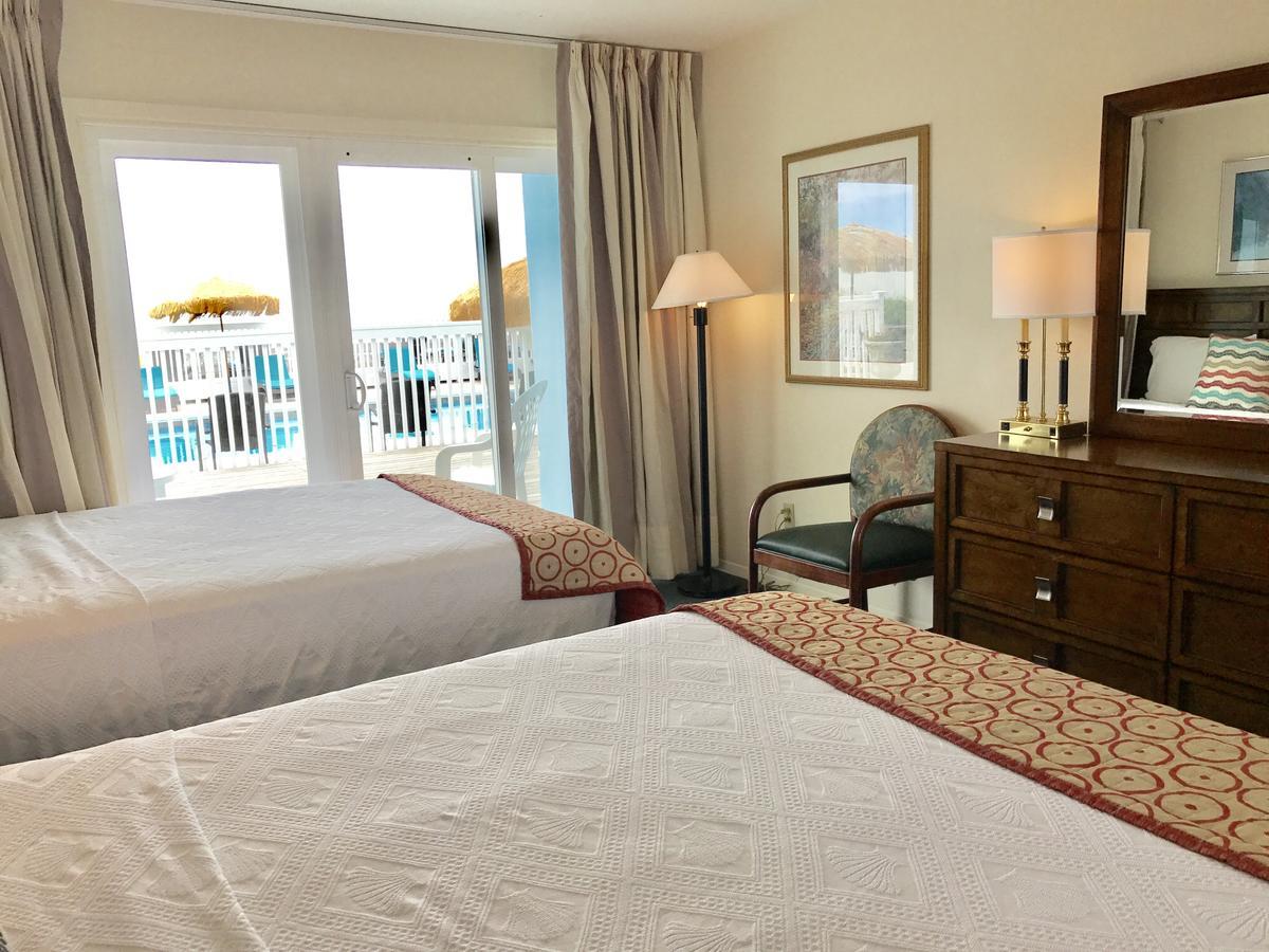 Double Room with Pool View,639847893:JPEG