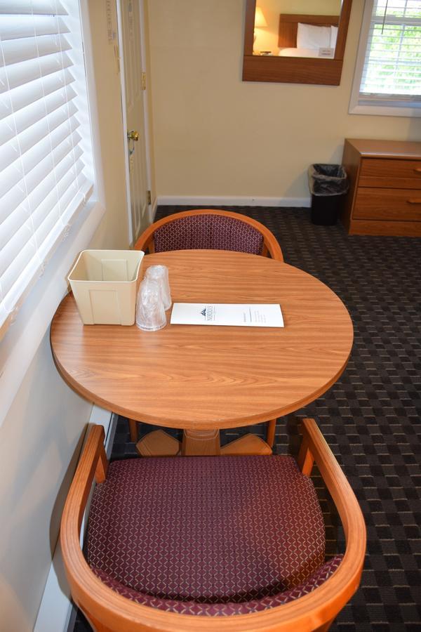 Queen Room,660988110:JPEG