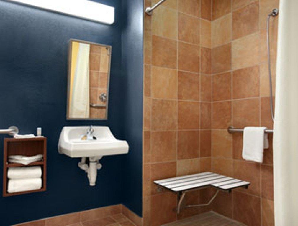 Deluxe Queen Room Two Queen Beds Disability Access Non-Smoking