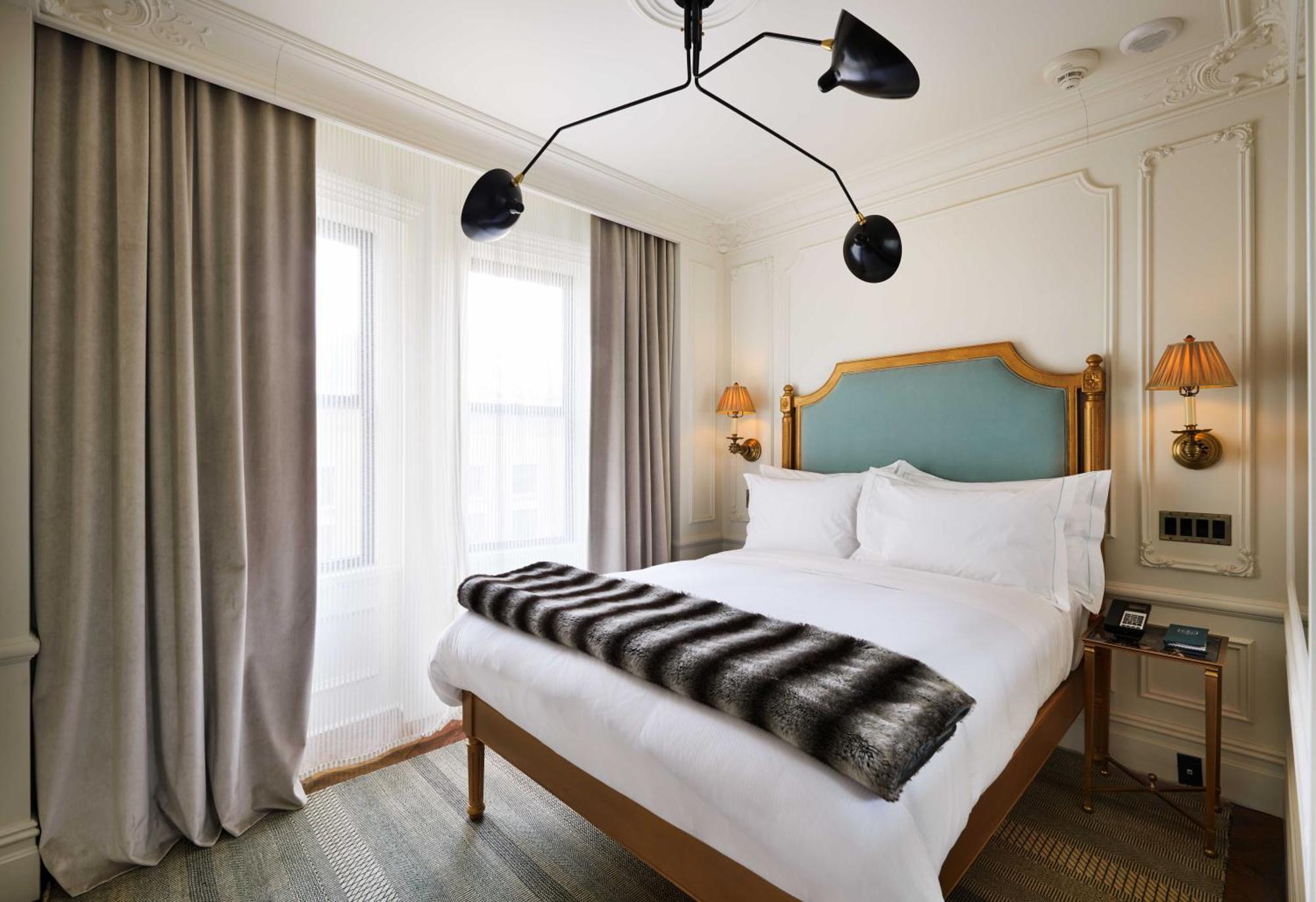 Kamer met Queensize Bed - Geschikt voor Gasten met een Lichamelijke Beperking