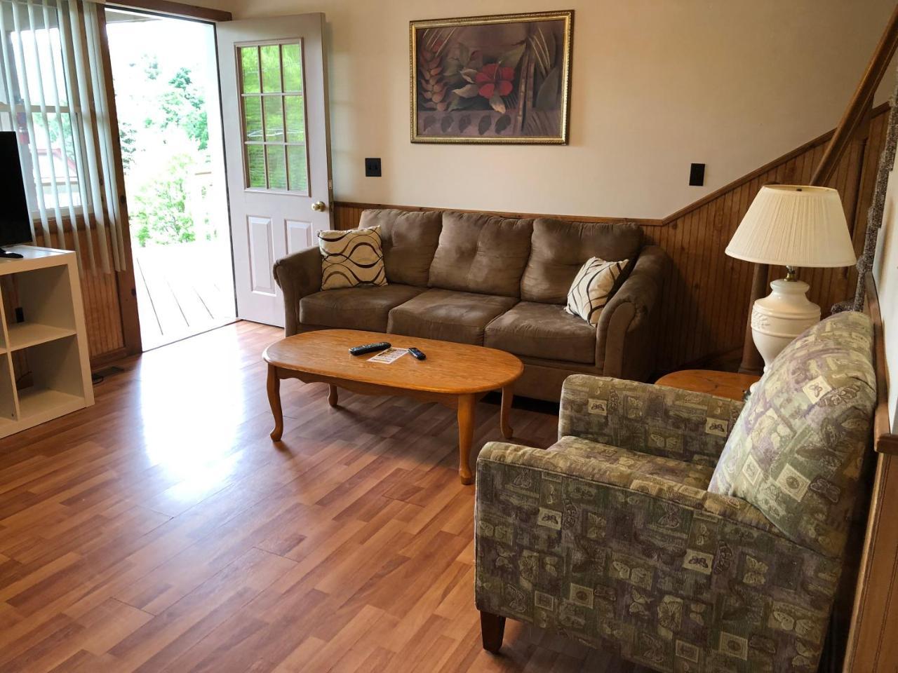 Three-Bedroom Townhouse,738246454:JPEG