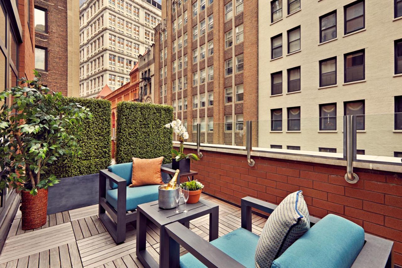 Deluxe Zimmer mit 1 Kingsize-Bett und Terrasse