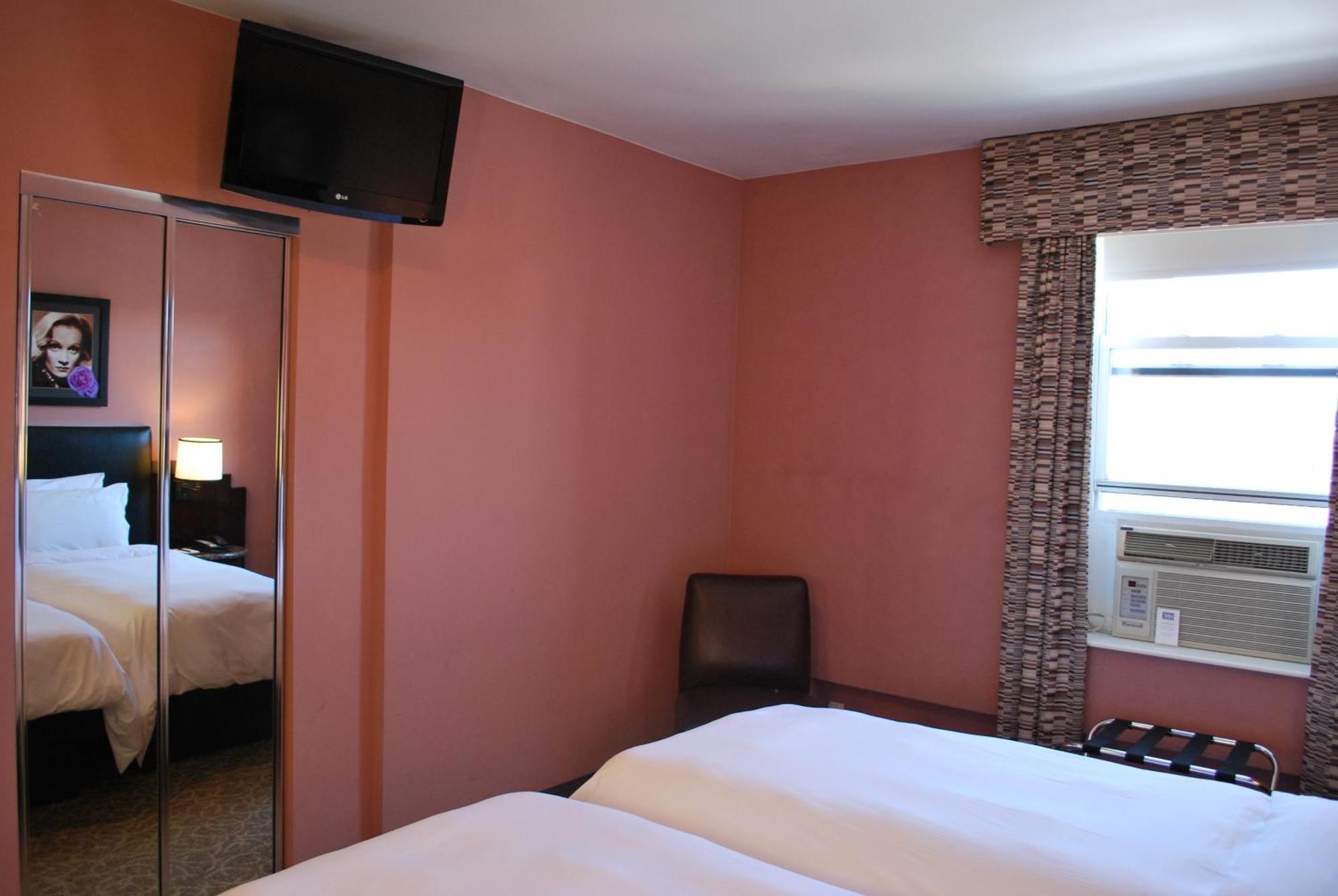 Quarto Superior com 2 Camas de Solteiro
