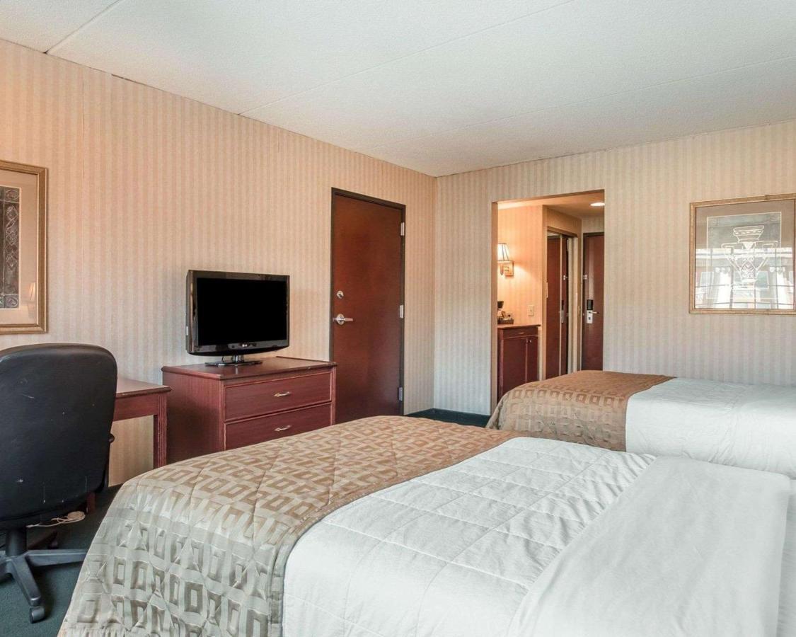 Business Double Room with Two Double Beds - Accessible/Non-Smoking