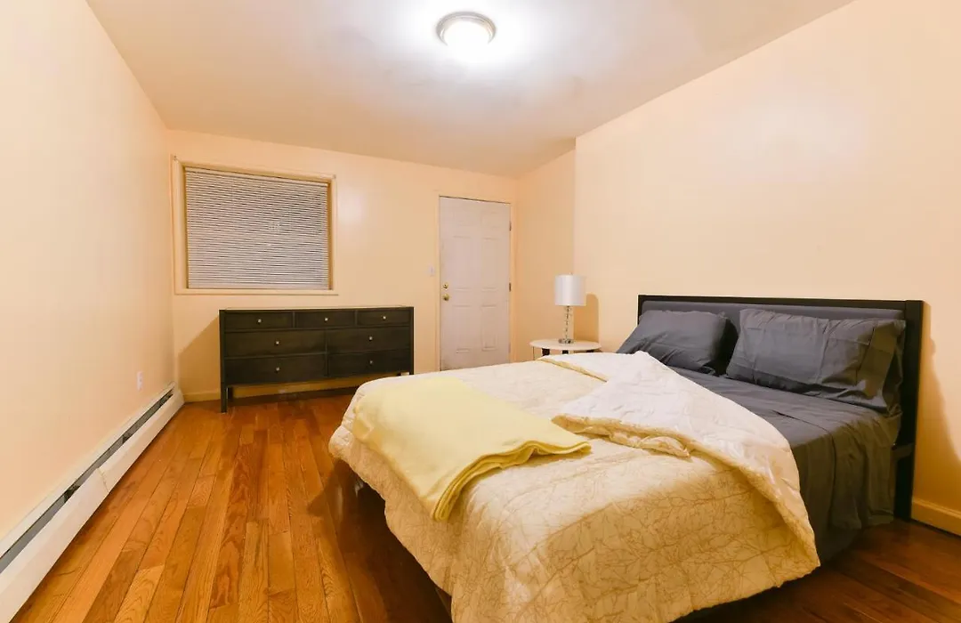 Brooklyn Blue Ridge Manor: Exquisite 4 Bedroom, 2.5 Bathrooms With A Home Appeal-1