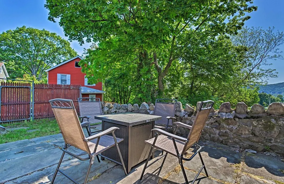 Updated Home W/ Patio Half Mile To West Point-1