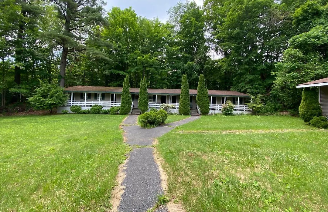 Adirondack Oasis Motel-1