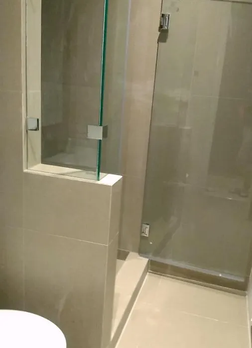 Compact Room+ Bathroom In Brooklyn, Ny-1