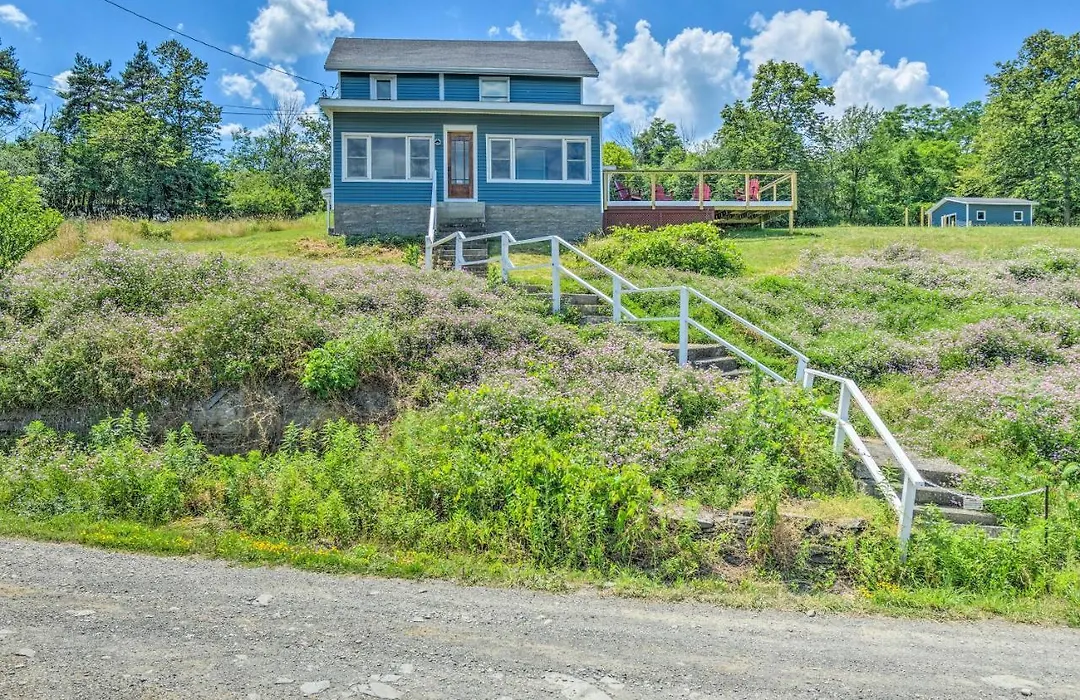 Watkins Glen Lakeview Cottage W/ Waterfall!-1