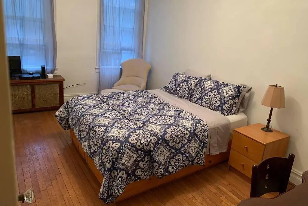 Cozy 2 Bedroom Apartment In Queens-1