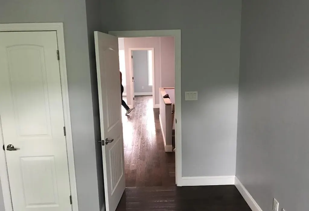 Halsey Manor: Luxurious 2-Bedroom Apartment-1