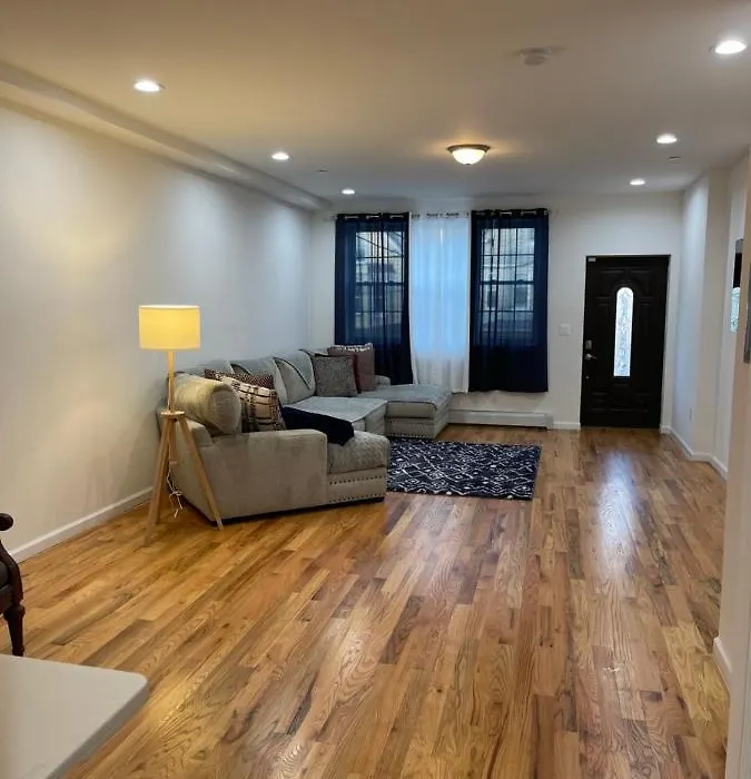 Luxury 2-Bedroom And 2-Bathroom No Kitchen-1
