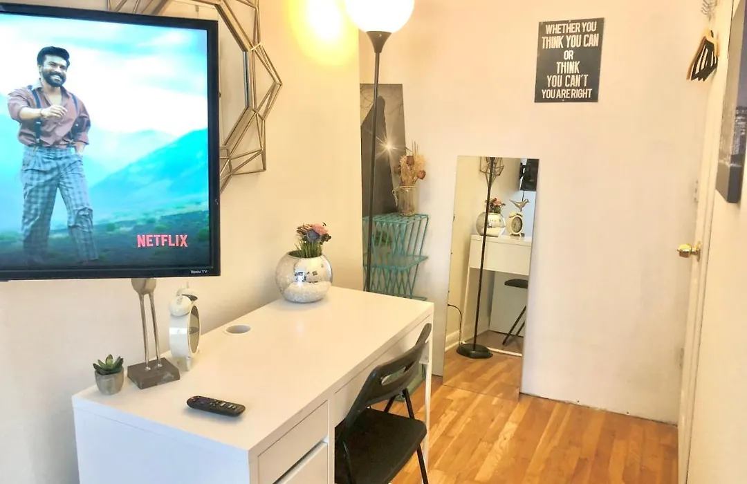 Room For Rent In Upper East Side-1