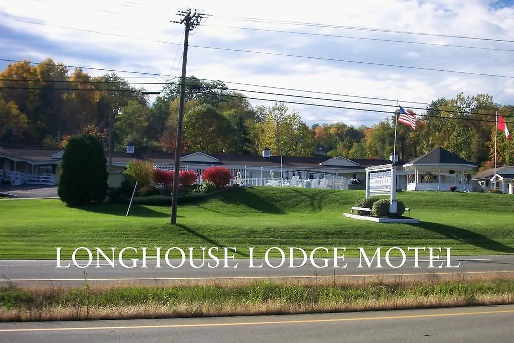 Longhouse Lodge Motel-1