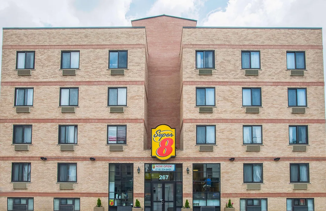 Super 8 By Wyndham Brooklyn / Park Slope Hotel-1