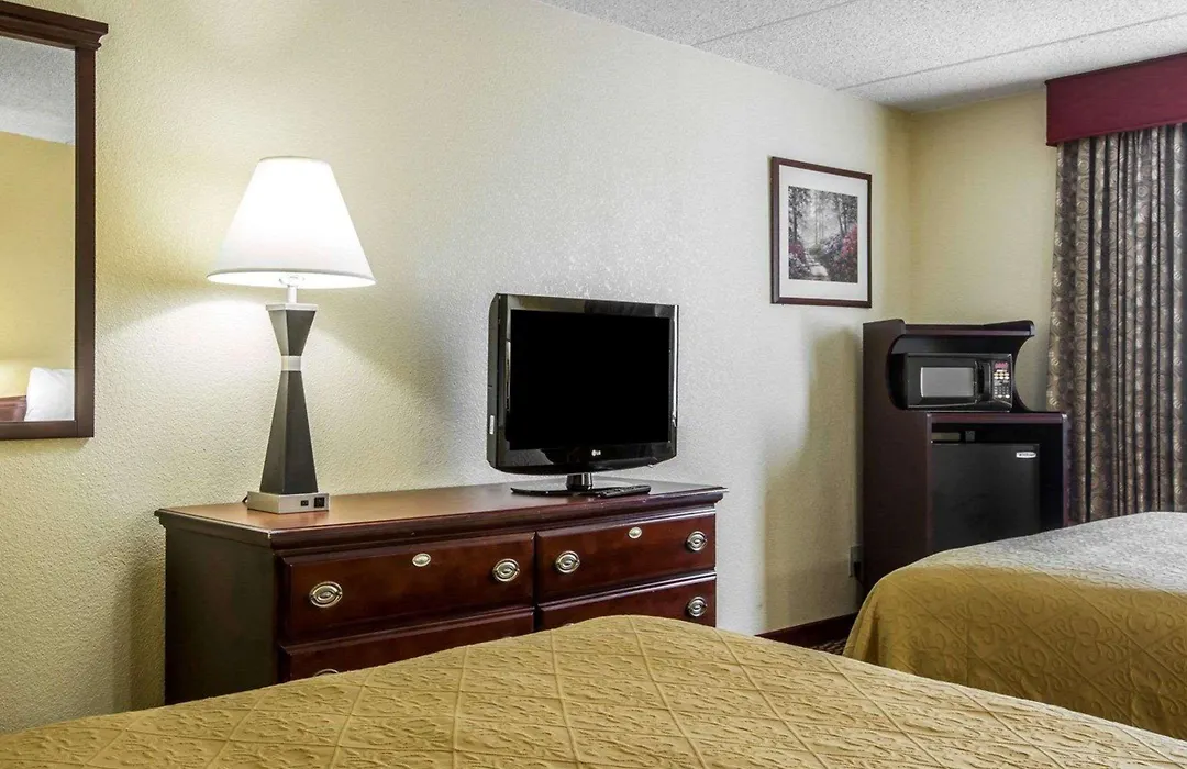Quality Inn And Suites Kingston-1