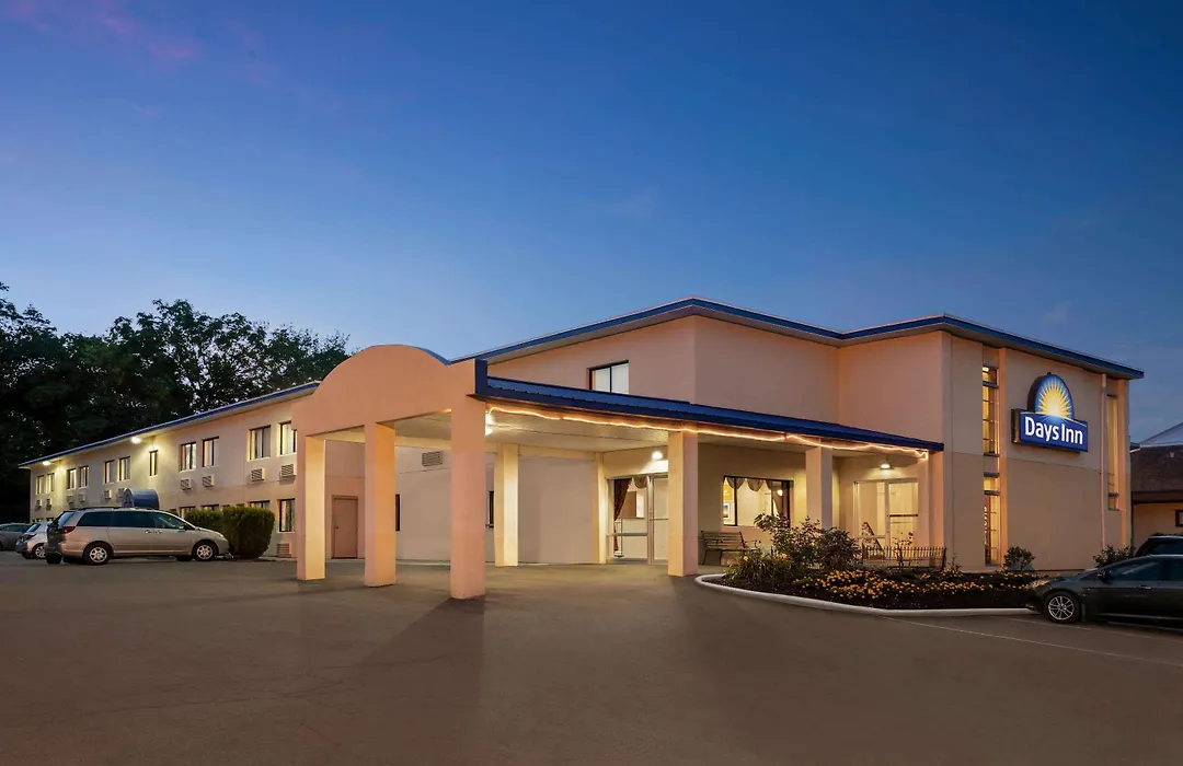 Days Inn By Wyndham Auburn/Finger Lakes Region-1