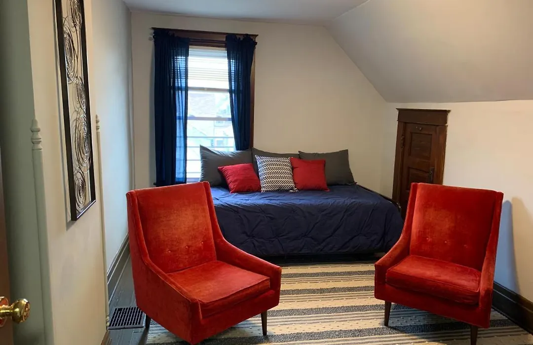 Red Brick Inn - Walk To The Falls, The Casino And All Downtown Restaurants-1