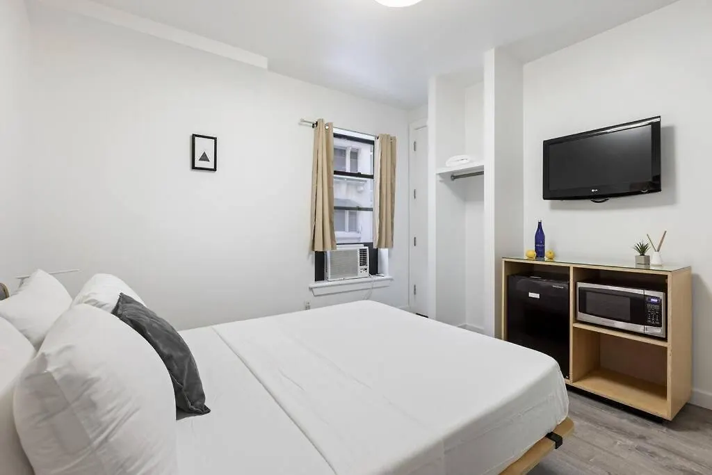 Comfy Smart Studio Flatiron-1