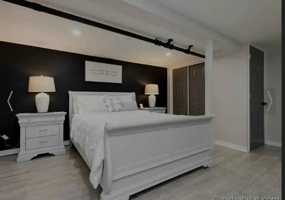 518 Basement Bungalow- Cozy Contemporary Apartment-1