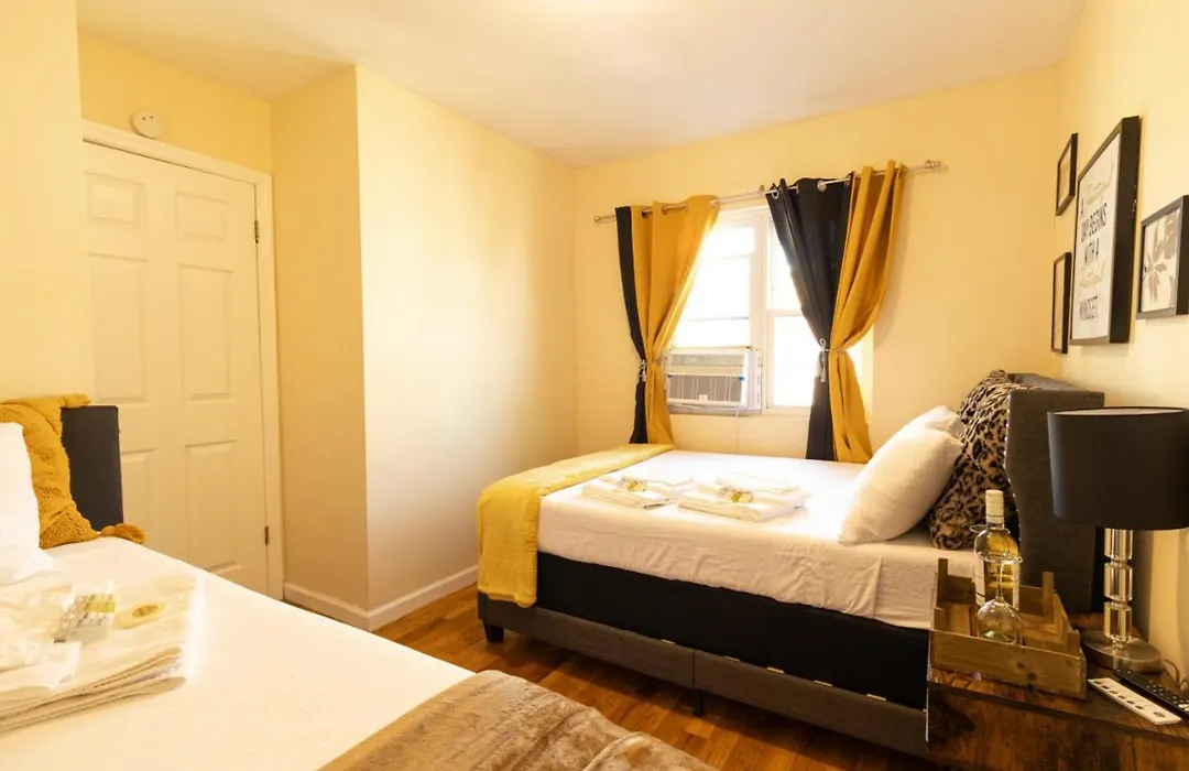 Marvelous Queen Size And Twin Bed For 3 In Elmhurst Ny-1