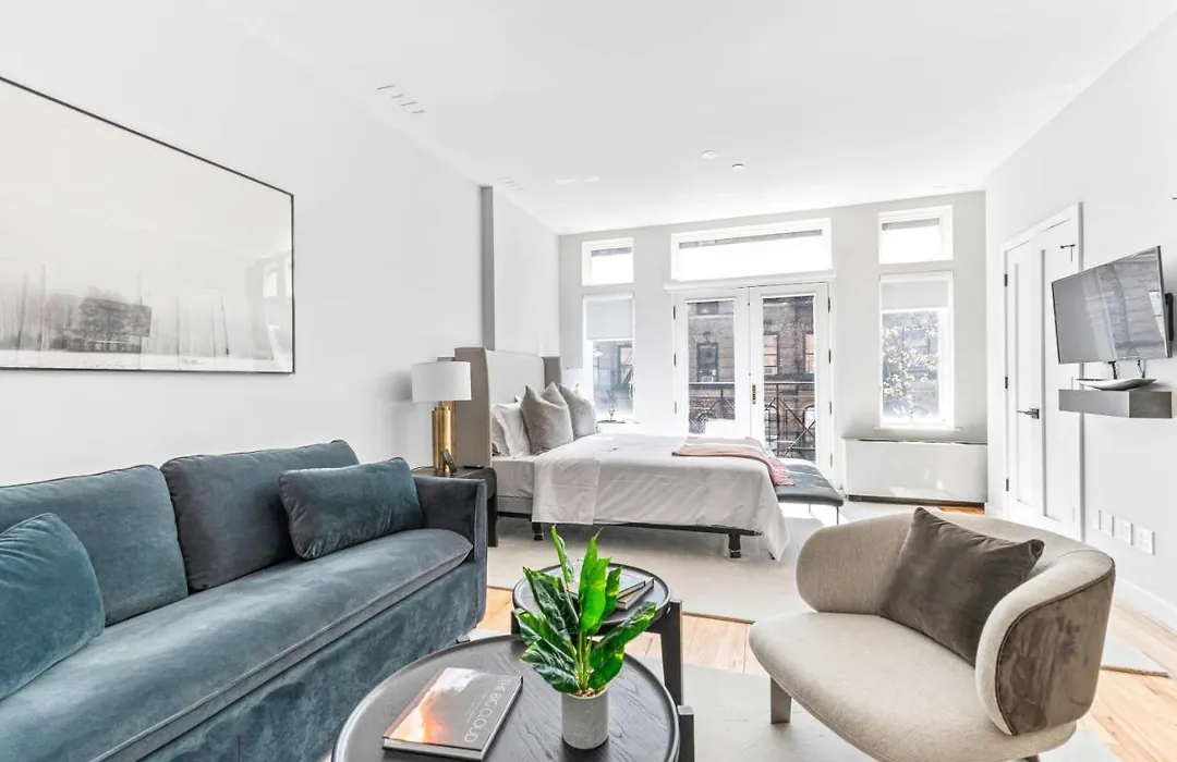 Luxe Studio With Charming Juliet Balcony-1