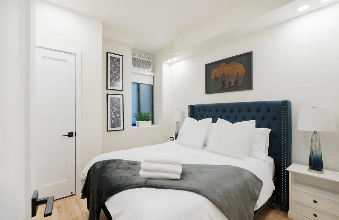 Spacious 2Br & 2Ba Duplex Minutes To Central Park-1
