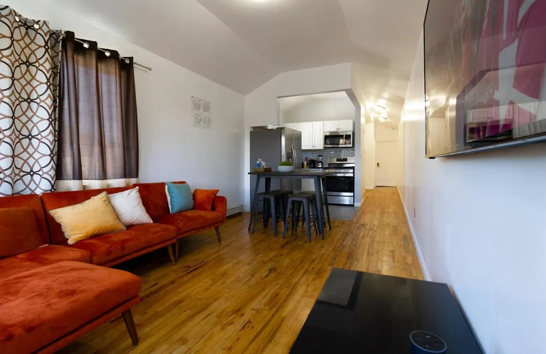Stylish Private Room Suite 2 With Private Bathroom In Duplex Apartment In Brooklyn, Ny-1