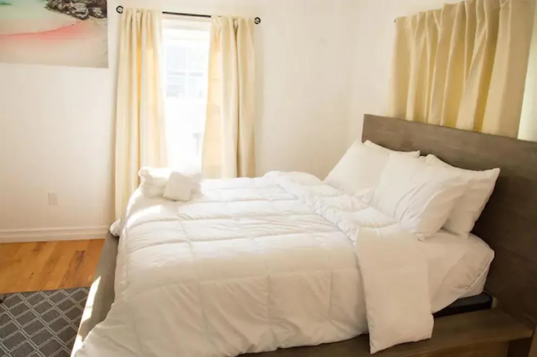 The Palace Cozy Self-Contained Unit In St. Albans-1