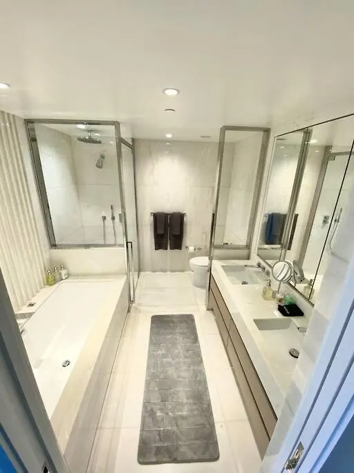 Lovely 3 Bedroom Condo Near Central Park-1
