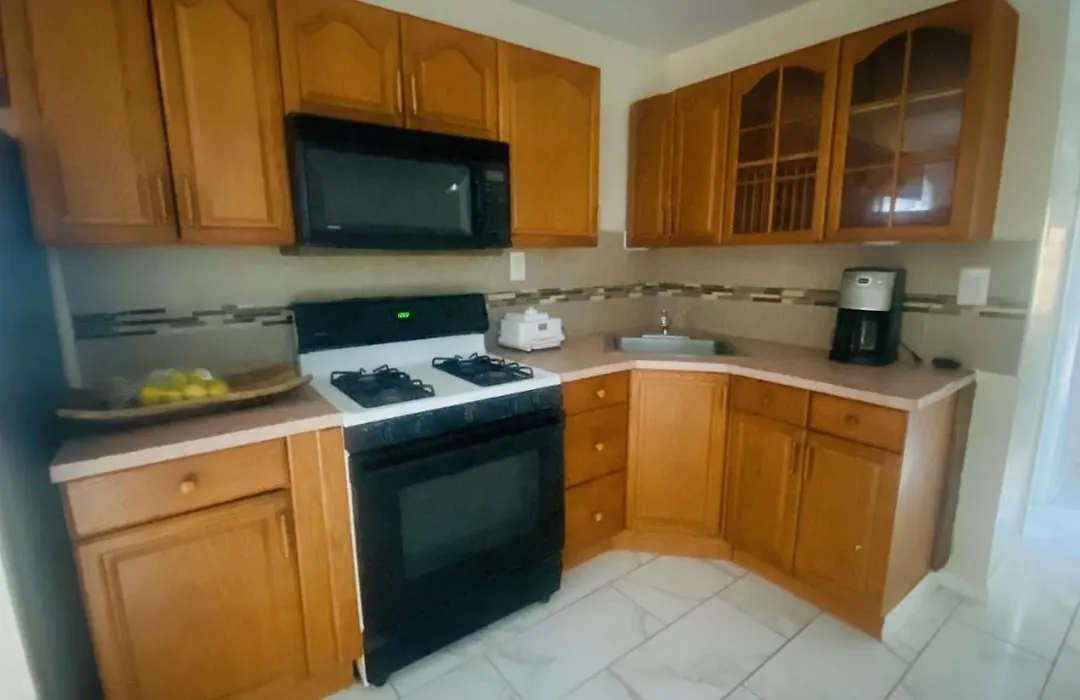 Minutes From Jfk, Beautiful Home With Peaceful, Cosy, Private Room-1
