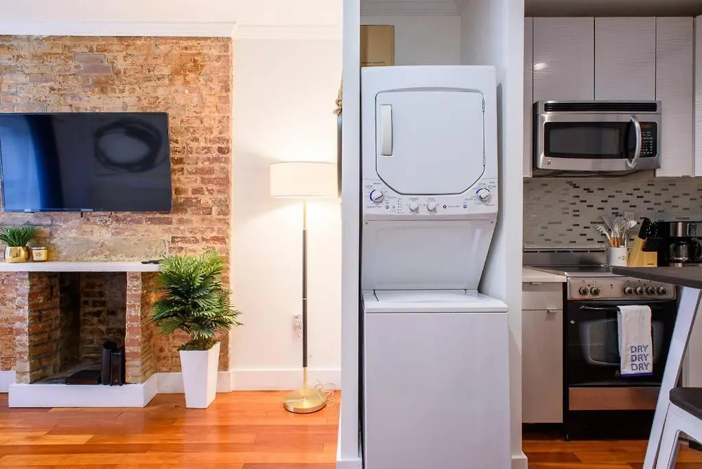 24-17 Renovated Studio Prime Location Wd-1