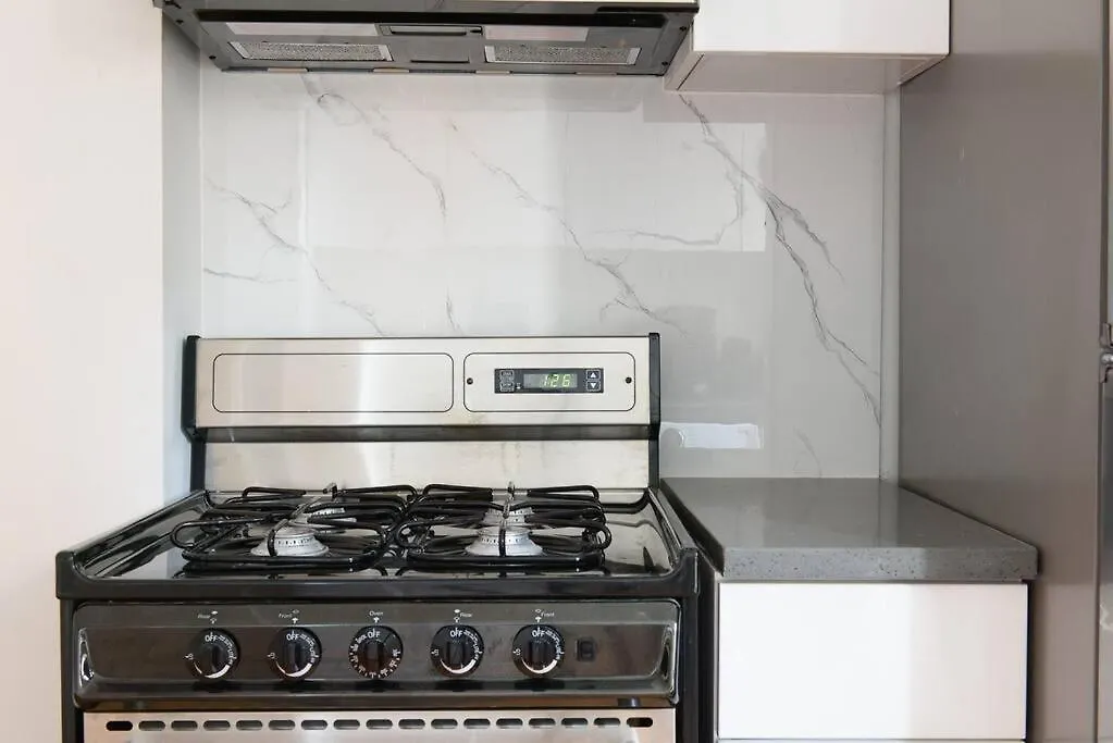 1571-5S New 2Br Prime Upper East Apt W&D-1