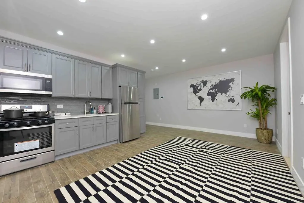 Beautiful 3 Bedrooms-1