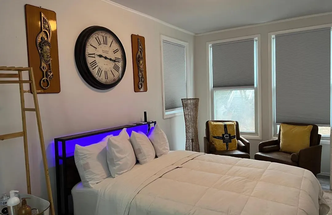Santa Cruise Rooms & Hospitality-1