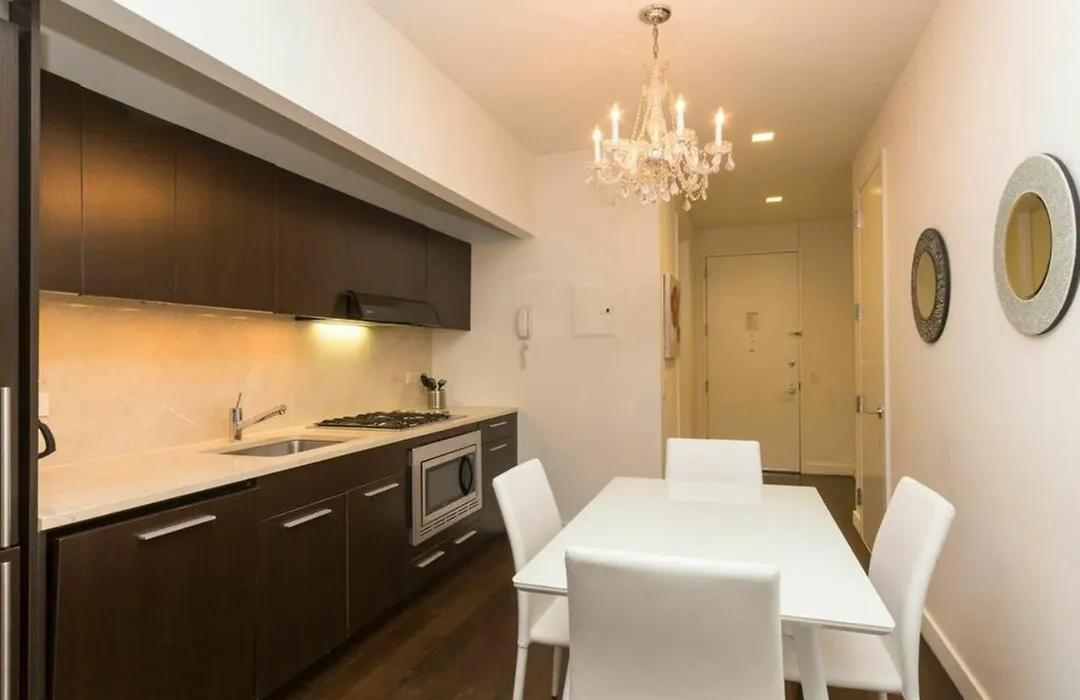 2Bd 1Ba Apartment At Financial District-1