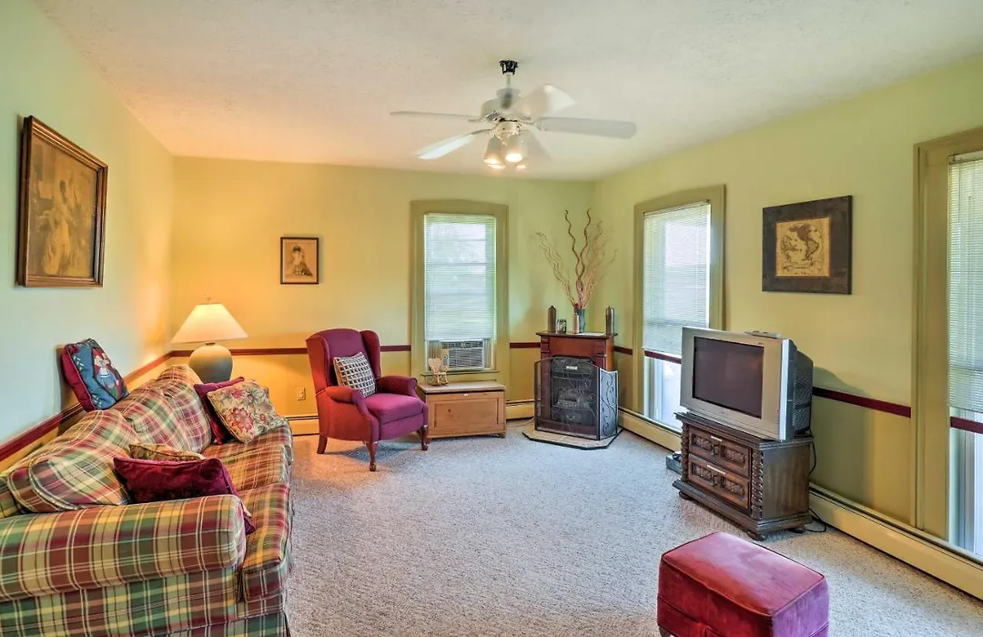 Finger Lakes Home With Sweeping Views And Sun Deck!-1