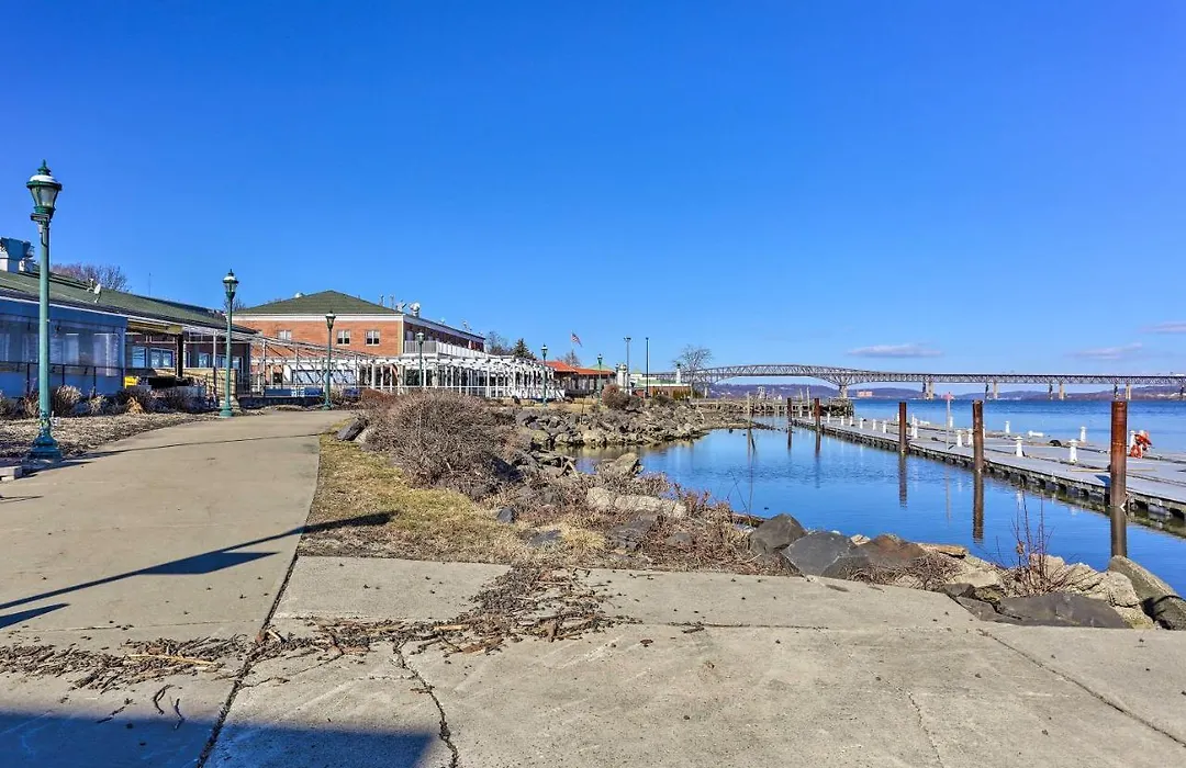Historic Hudson Valley Apartment River View!-1