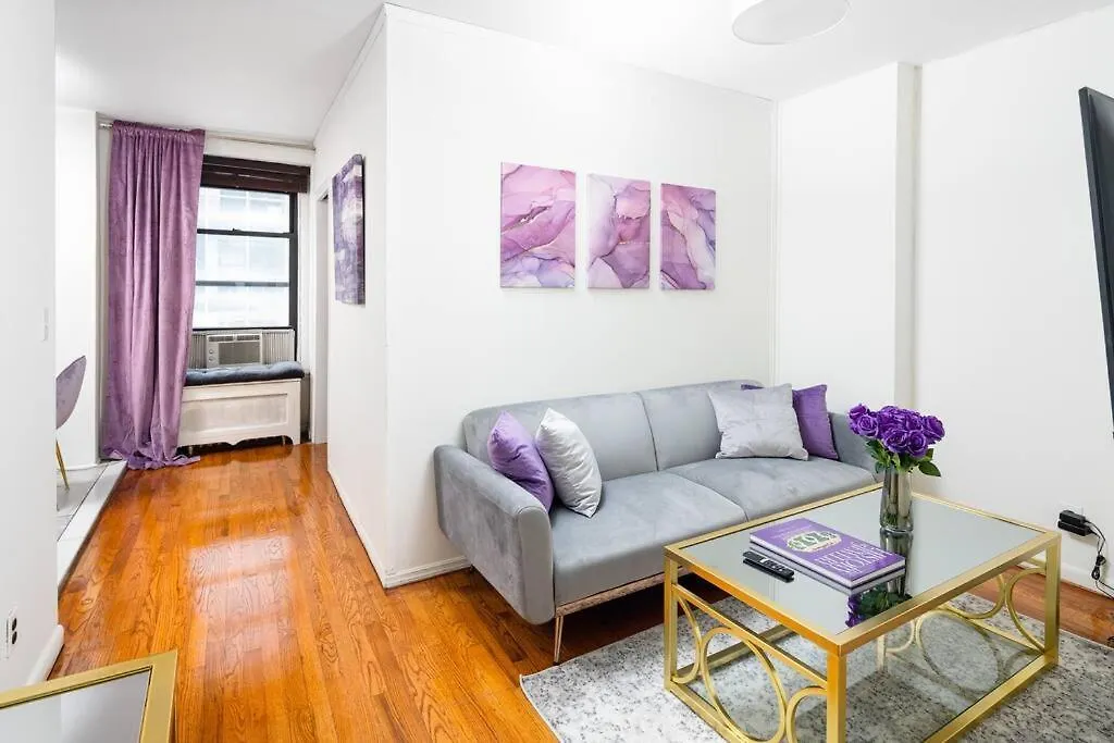 Stunning 3 Bd/1 Ba Apartment In Manhattan-1