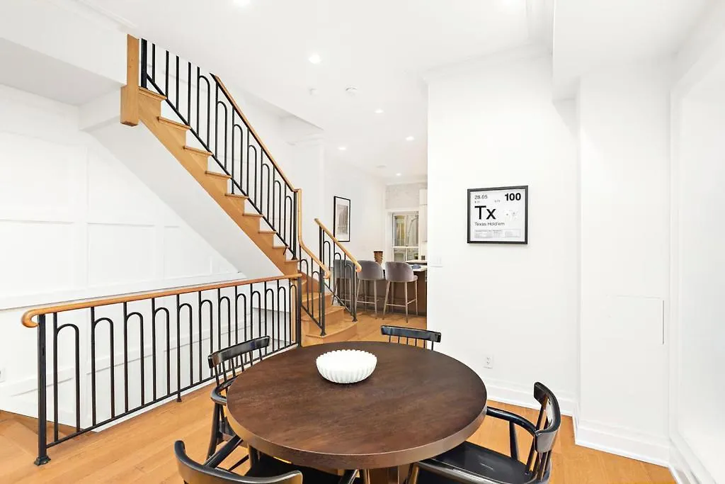 Luxurious 5 Bedroom Townhouse-1