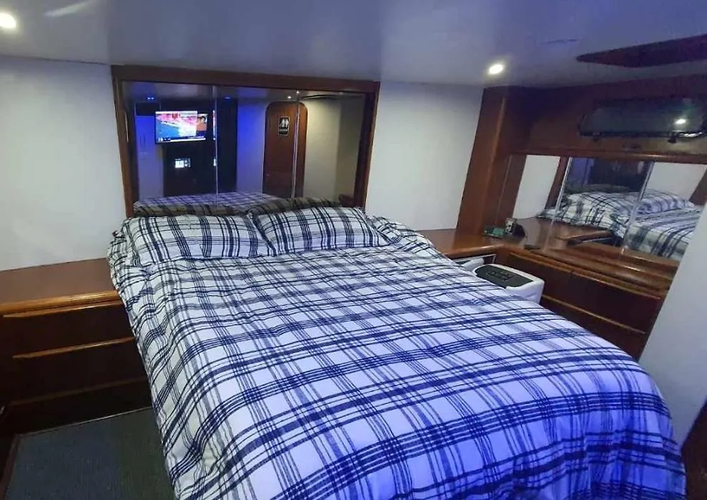 Romantic Condo @ Ocean 3-Deck Yacht-1