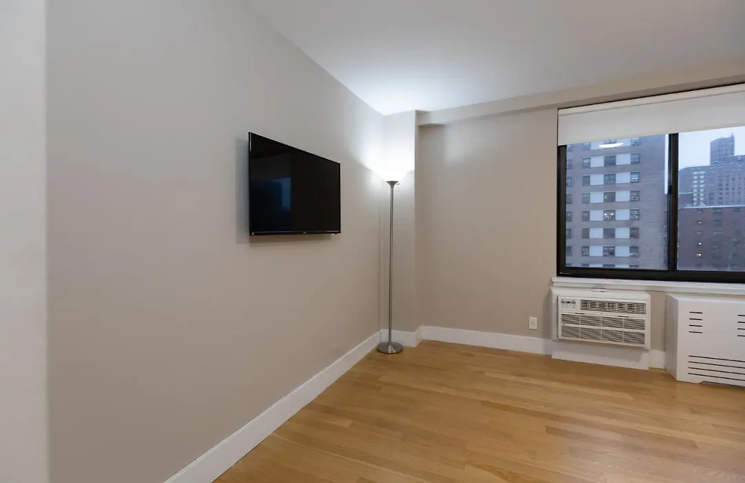 Lovely 3 Bedroom In Nyc With Elevator-1