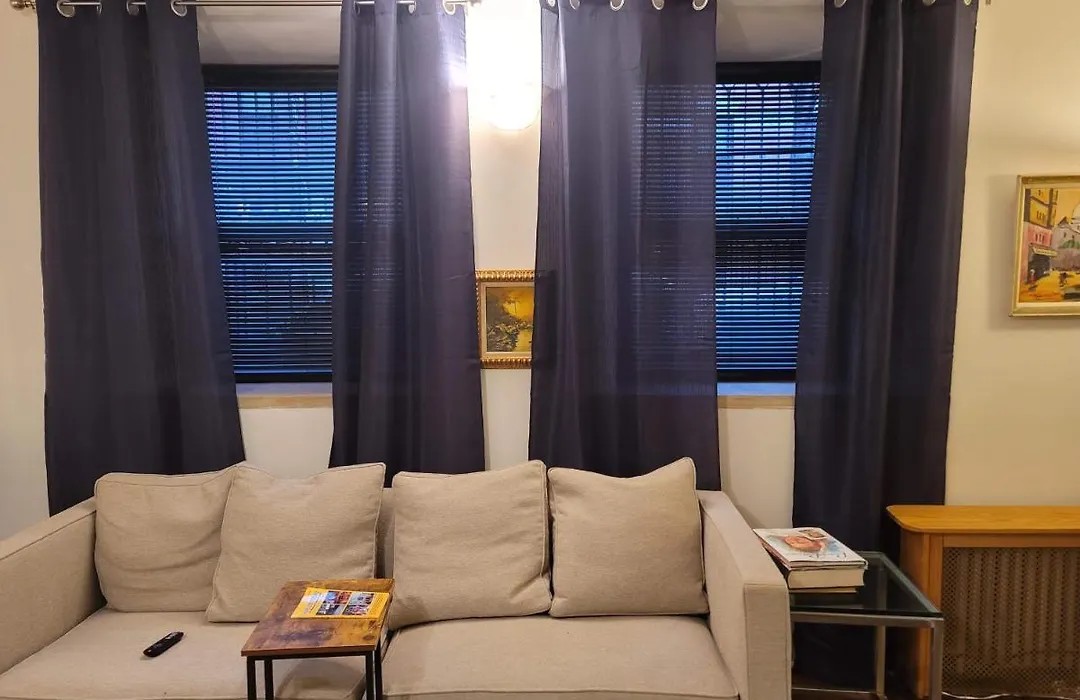 Stylish 2 Bedrooms In Upper Manhattan-1