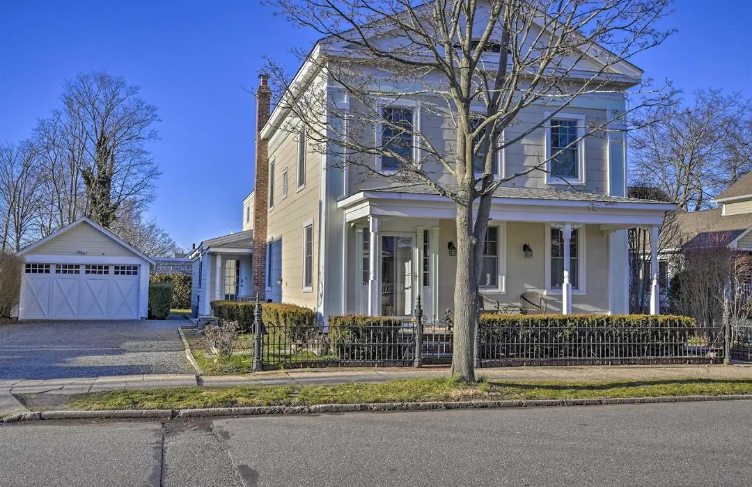 Quaint Dt Greenport Apt - 2 Mi To Shelter Island!-1